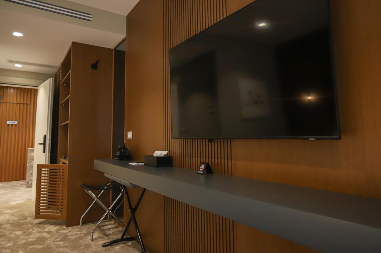 Urbanin Apartment & Hotel Tirana Exterior foto